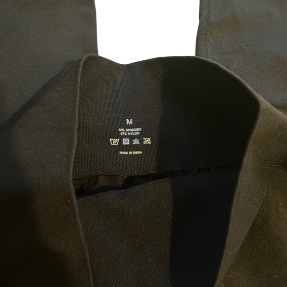 NVTGN Seamless Leggings Size Medium - Picture 5 of 5